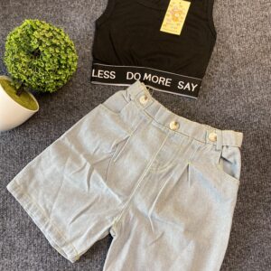 Short Baggy Jean & Black Crop Top