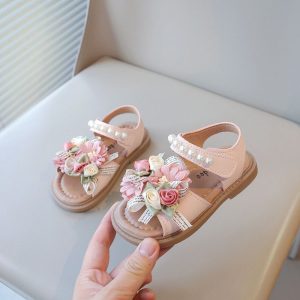 Nude sandals with flowers