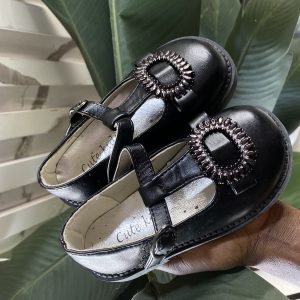 Girls school shoe