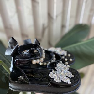 Black sandals with bead design