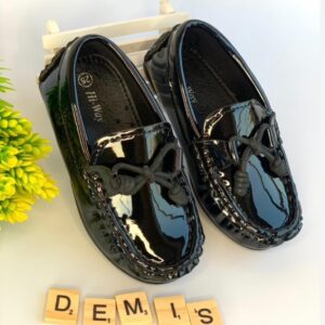 Girls old black shoe